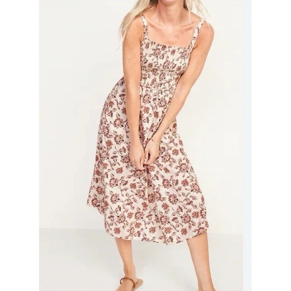 Old Navy Fit Flare Cami Dress Small White Floral Summer Boho Chic Smocked Back